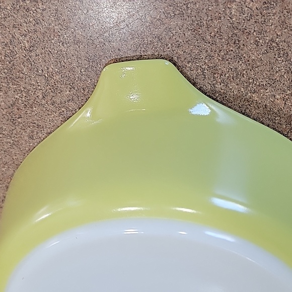 Vintage Pyrex 1 Pint Yellow Casserole Dish!! - Picture 9 of 16